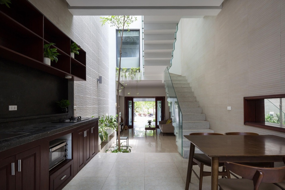 Nhà ống chống khói bụi vào bên trong như rừng nhiệt đới ở Bắc Ninh - 13 Nhà ống chống khói bụi vào bên trong như rừng nhiệt đới ở Bắc Ninh - 13