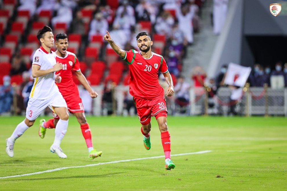 AFC khen hậu vệ Hồ Tấn Tài dù tuyển Việt Nam thua Oman - 2 AFC khen hậu vệ Hồ Tấn Tài dù tuyển Việt Nam thua Oman - 2