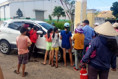 Dân vây nhà máy cồn Đại Tân phản đối tình trạng ô nhiễm