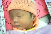 Bé sơ sinh bị bỏ rơi kèm lá thư "mong con thông cảm cho mẹ"