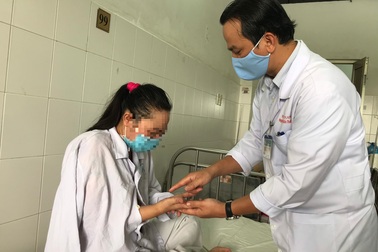 Cô gái phát hiện bị u xương kích thước khổng lồ sau tai nạn