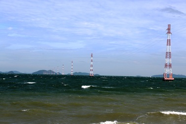 Kiên Giang: Điện lưới quốc gia vượt biển, thắp sáng xã đảo Hòn Nghệ