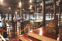 Yêu cầu kiểm điểm tổ chức, cá nhân để xảy ra vụ đập phá ngai vàng ở Huế