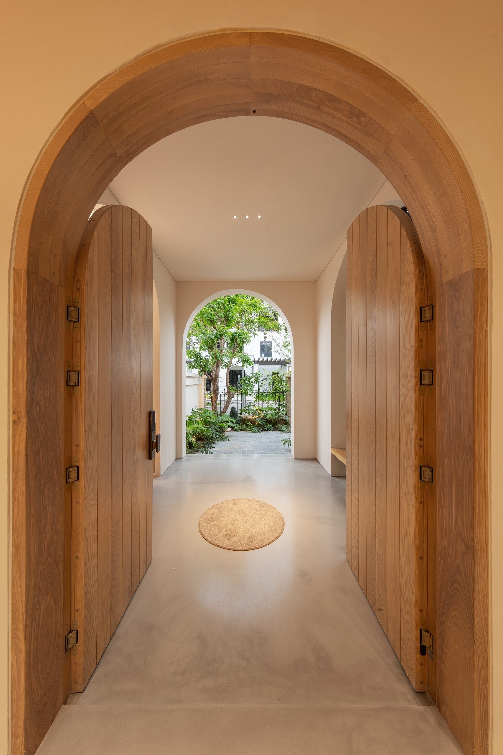 View - Gia chủ Hà Nội chi 4 tỷ đồng "trốn khói bụi", làm nhà đẹp mê ở ngoại thành | Báo Dân trí