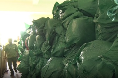 Quảng Bình: Bắt xe tải chở hơn 16 tấn hàng nước ngoài cấm nhập khẩu