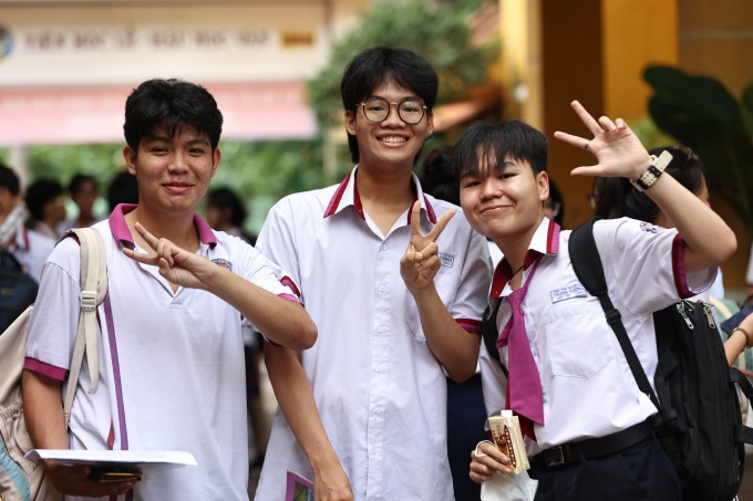 Học sinh trong kỳ thi tốt nghiệp năm 2023 tại trường THPT Trưng Vương, quận 1. Ảnh: Quỳnh Trần