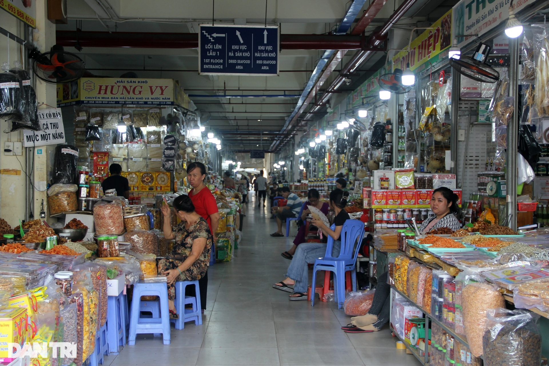 Chợ mới khang trang dân chẳng mặn mà, quyết bám trụ ở chợ 50 năm tuổi - 6 Chợ mới khang trang dân chẳng mặn mà, quyết bám trụ ở chợ 50 năm tuổi - 6