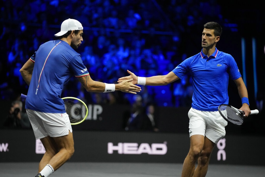 Djokovic thăng hoa cùng đội tuyển châu Âu tại Laver Cup - 1 Djokovic thăng hoa cùng đội tuyển châu Âu tại Laver Cup - 1