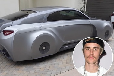Justin Bieber lái siêu xe "có một không hai" ra phố