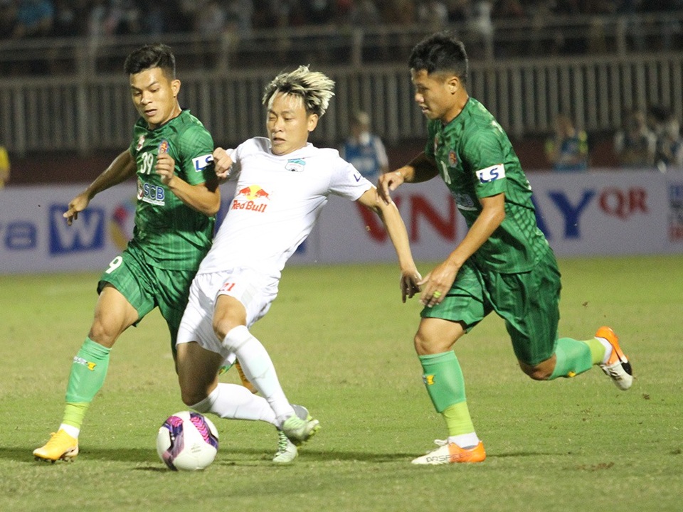 HA Gia Lai thua Sài Gòn FC trong ngày HLV Kiatisuk ra mắt - 4 HA Gia Lai thua Sài Gòn FC trong ngày HLV Kiatisuk ra mắt - 4