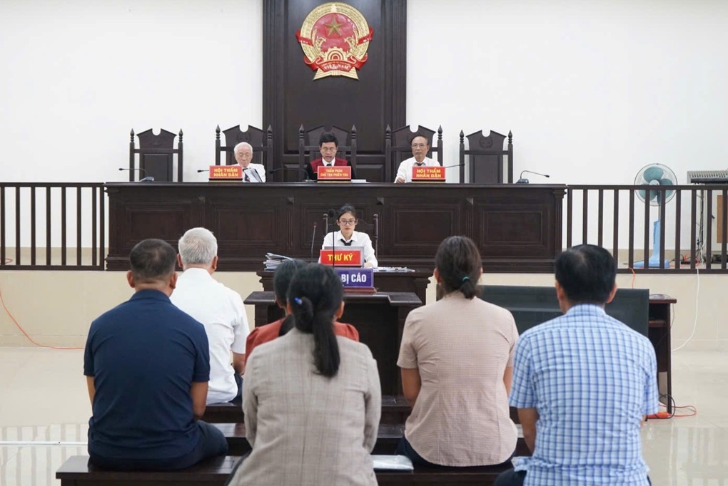 Cựu Giám đốc Cảng vụ Hàng hải Quảng Nam cùng thuộc cấp lĩnh án - 1 Cựu Giám đốc Cảng vụ Hàng hải Quảng Nam cùng thuộc cấp lĩnh án - 1