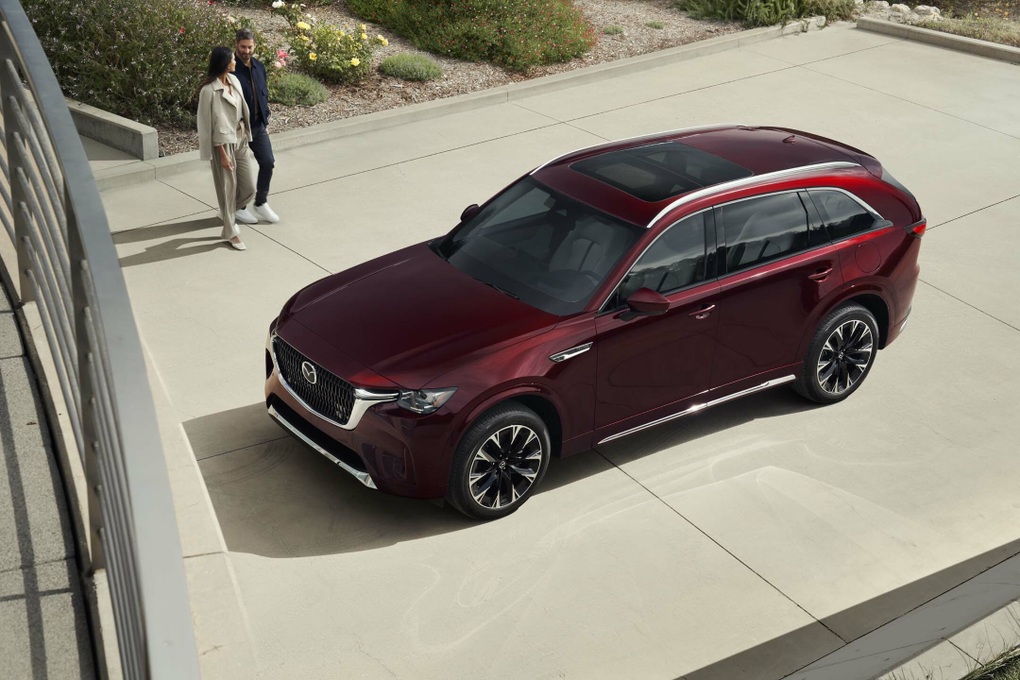 Cận cảnh tân binh Mazda CX-90 vừa trình làng, động cơ là điểm nhấn - 1 Cận cảnh tân binh Mazda CX-90 vừa trình làng, động cơ là điểm nhấn - 1