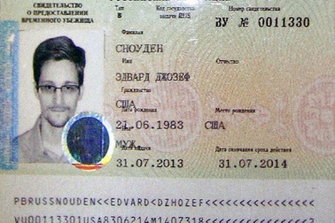 Tình báo Nga dụ Snowden tới Moskva như thế nào?