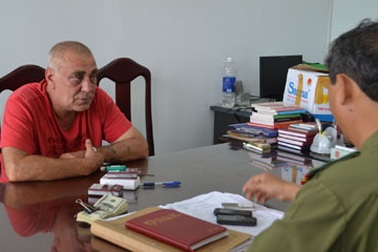 Đặt “lén” camera, 3 người nước ngoài rút trộm tiền bằng thẻ ATM giả