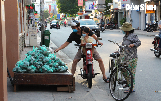 TP.HCM tạo mọi điều kiện cho hoạt động tặng cơm, quà từ thiện trong thời gian giãn cách xã hội