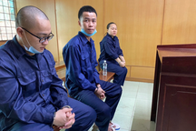 200 triệu đồng chuộc con từ đường dây "bán việc, buôn người"