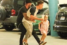 David Beckham lại “đốn tim” người hâm mộ khi chơi cùng các con