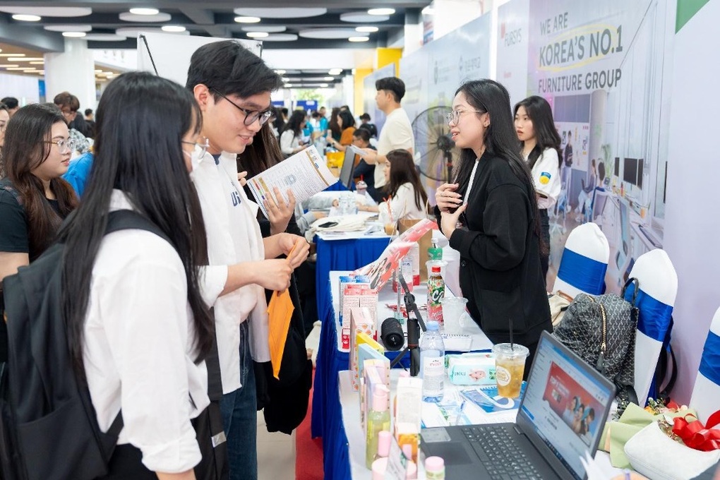 Trở thành nhân sự theo chuẩn Hàn Quốc với Chương trình Việt - Hàn tại HUTECH - 7 Trở thành nhân sự theo chuẩn Hàn Quốc với Chương trình Việt - Hàn tại HUTECH - 7