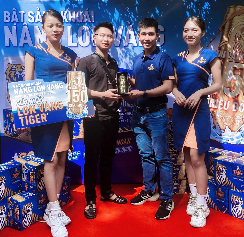 Đi sinh nhật bạn, nam thanh niên bất ngờ trúng cả lon vàng - 1