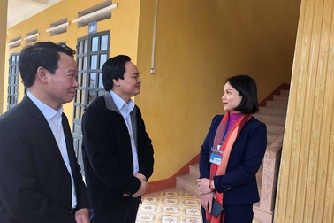 Bộ trưởng Bộ Giáo dục: Tôi muốn nghe các thầy, cô phản ánh!