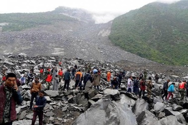 Mưa axit do ô nhiễm không khí có thể gây ra lở đất chết người ở Trung Quốc