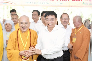Phó Thủ tướng Nguyễn Văn Thắng chúc mừng Đại lễ Phật đản tại Huế