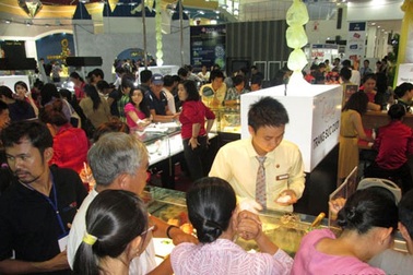 Giá vàng đồng loạt giảm mạnh, chênh lệch tiếp tục tăng