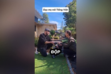 Chàng trai người Australia dạy mẹ nói tiếng Việt gây sốt mạng