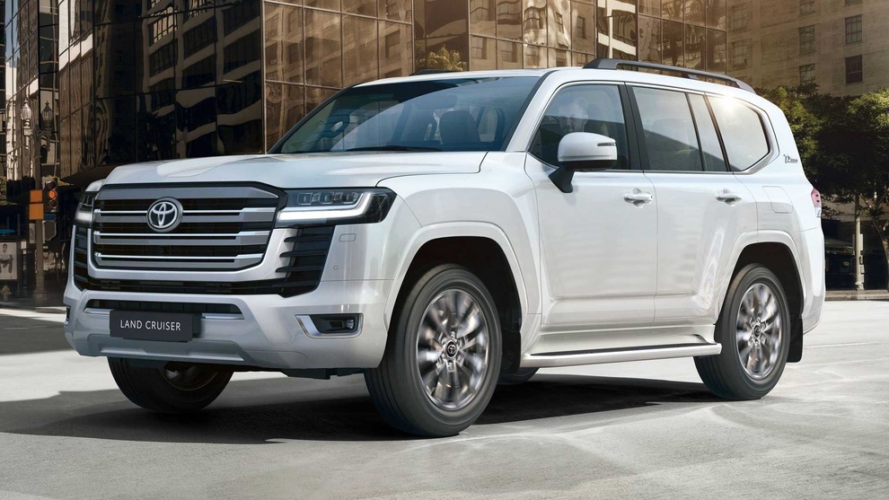 Toyota nói gì về việc cấm khách mua Land Cruiser bán lại xe? - 4 Toyota nói gì về việc cấm khách mua Land Cruiser bán lại xe? - 4