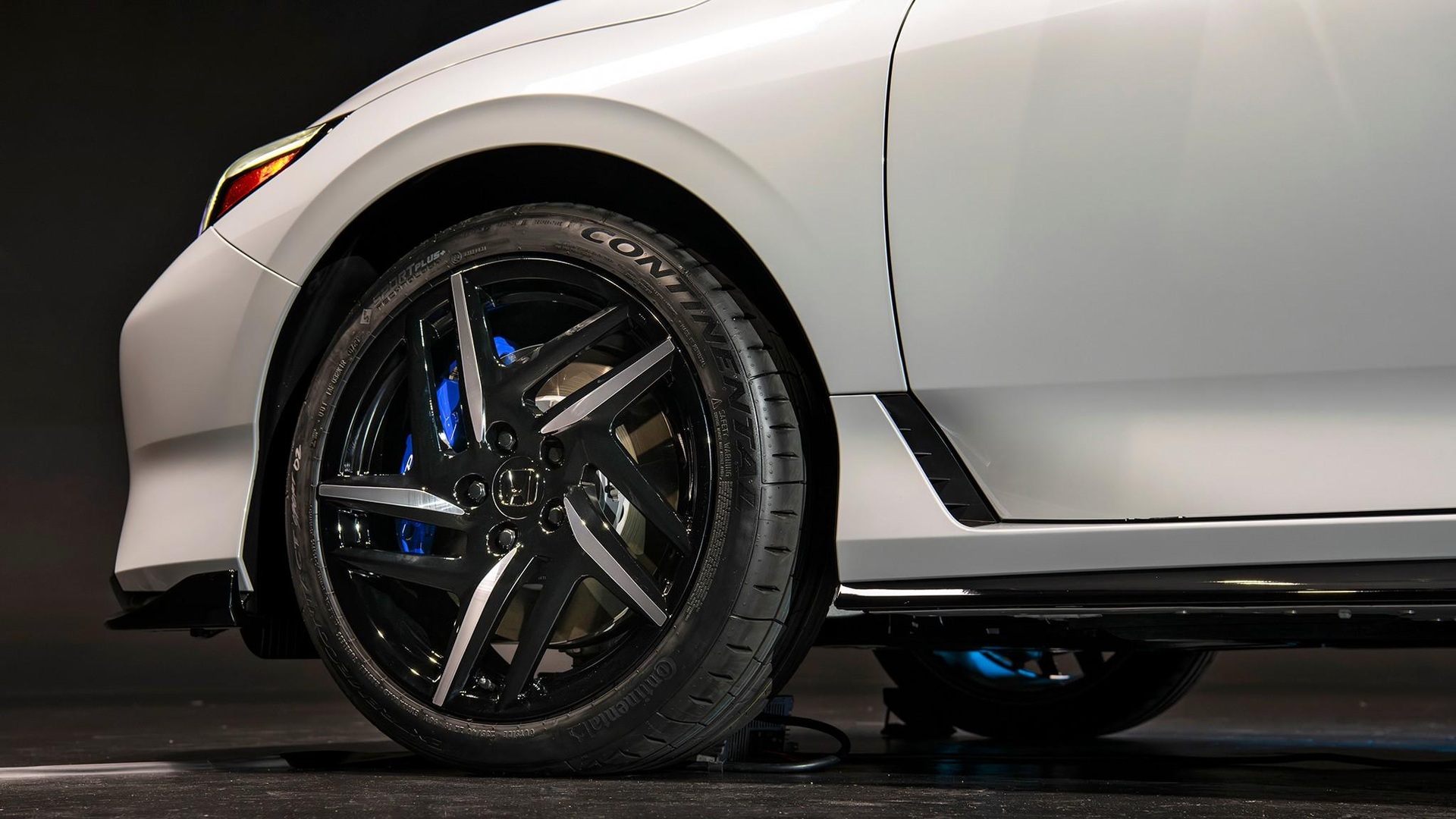 Xe thể thao Honda dùng máy hybrid như Civic RS, đắt hơn cả Civic Type R - 11 Xe thể thao Honda dùng máy hybrid như Civic RS, đắt hơn cả Civic Type R - 11