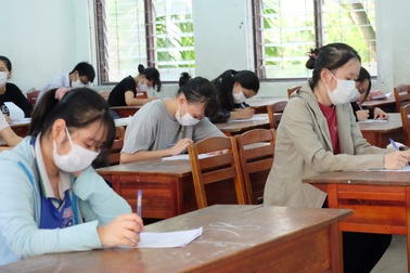 Thí sinh thi tốt nghiệp THPT đợt 2 bắt đầu làm bài môn Ngữ văn