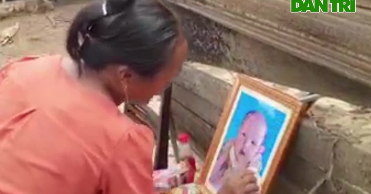 Video: Cậu bé lớp 5 kể chuyện bế cháu bé 4 tháng chạy lũ bất thành | Báo Dân trí