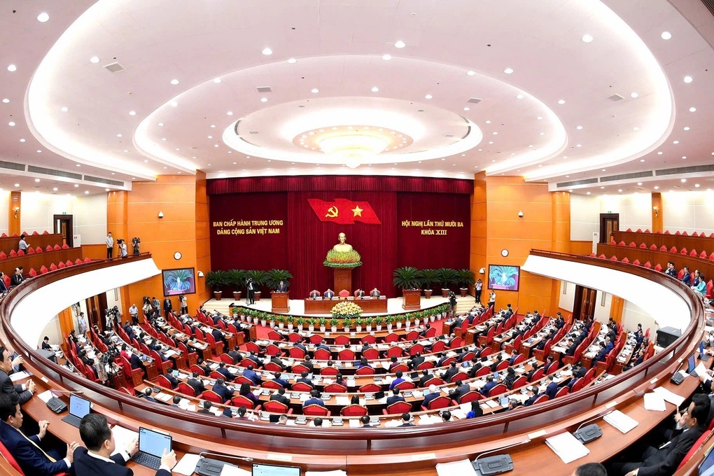 Toàn văn thông cáo ngày làm việc thứ nhất của Hội nghị Trung ương 13 - 1