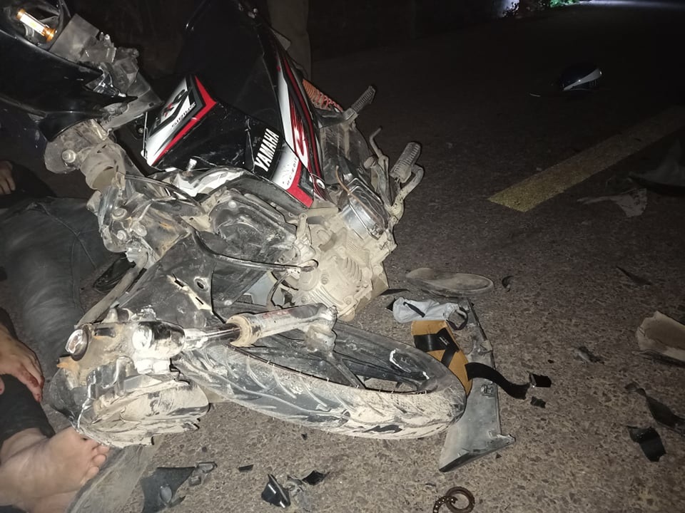 3 thanh niên lao xe vào nhau, 1 người tử nạn - 2 3 thanh niên lao xe vào nhau, 1 người tử nạn - 2