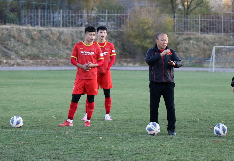 HLV Park Hang Seo thua cầu thủ U23 Việt Nam ở thử thách đặc biệt - 1 HLV Park Hang Seo thua cầu thủ U23 Việt Nam ở thử thách đặc biệt - 1