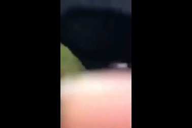 Xác minh clip thiếu niên mặc đồng phục học sinh bị đánh hội đồng