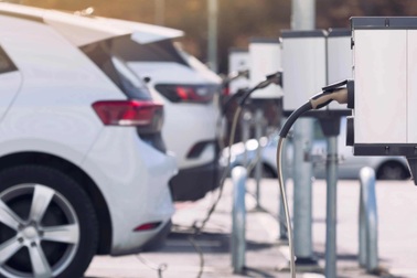 TPHCM tìm cách mở thêm trạm sạc cho xe điện