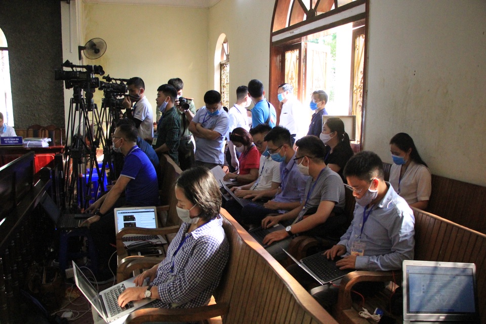 Xét xử vụ gian lận thi cử ở Sơn La: Cựu Giám đốc sở GD-ĐT xin vắng mặt - 15 Xét xử vụ gian lận thi cử ở Sơn La: Cựu Giám đốc sở GD-ĐT xin vắng mặt - 15