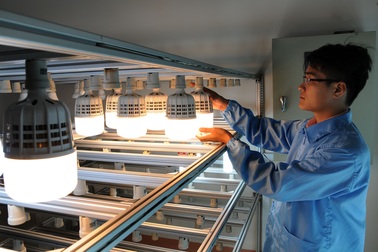 Cuộc chiến sinh tồn của các thương hiệu Việt “vang bóng một thời”