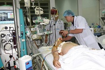 Bảo vệ bệnh viện bị người nhà bệnh nhân truy sát đã tử vong