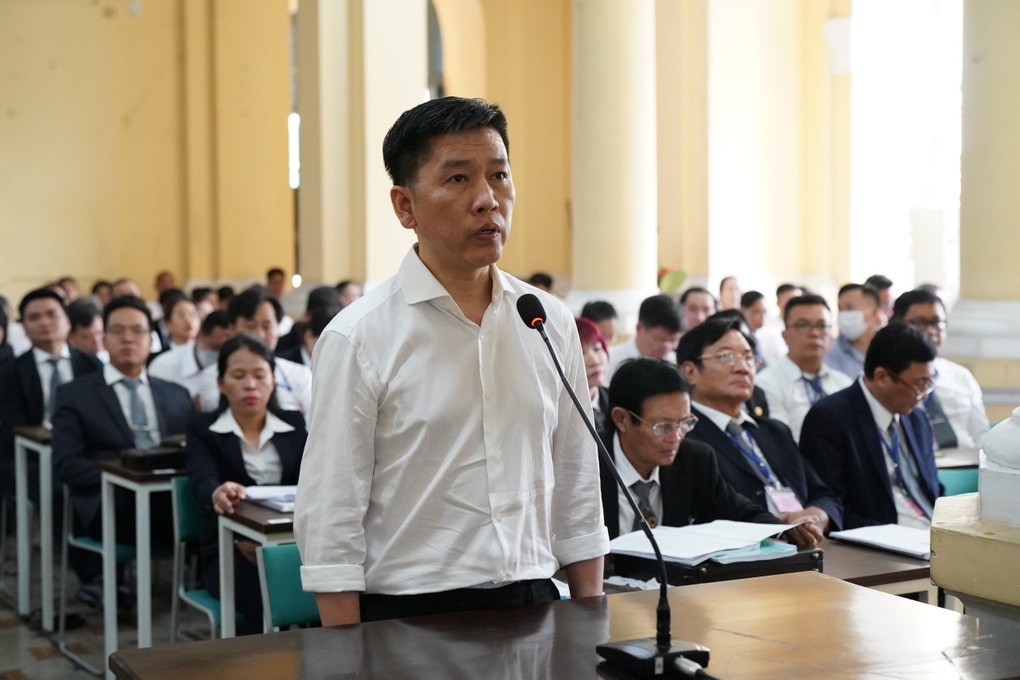 Tòa đề nghị bà Trương Mỹ Lan đưa danh sách người thiếu nợ để thu hồi tiền - 1 Tòa đề nghị bà Trương Mỹ Lan đưa danh sách người thiếu nợ để thu hồi tiền - 1