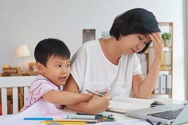 Cần làm gì để "giải cứu" con trẻ khi cha mẹ bị trầm cảm, lo âu?