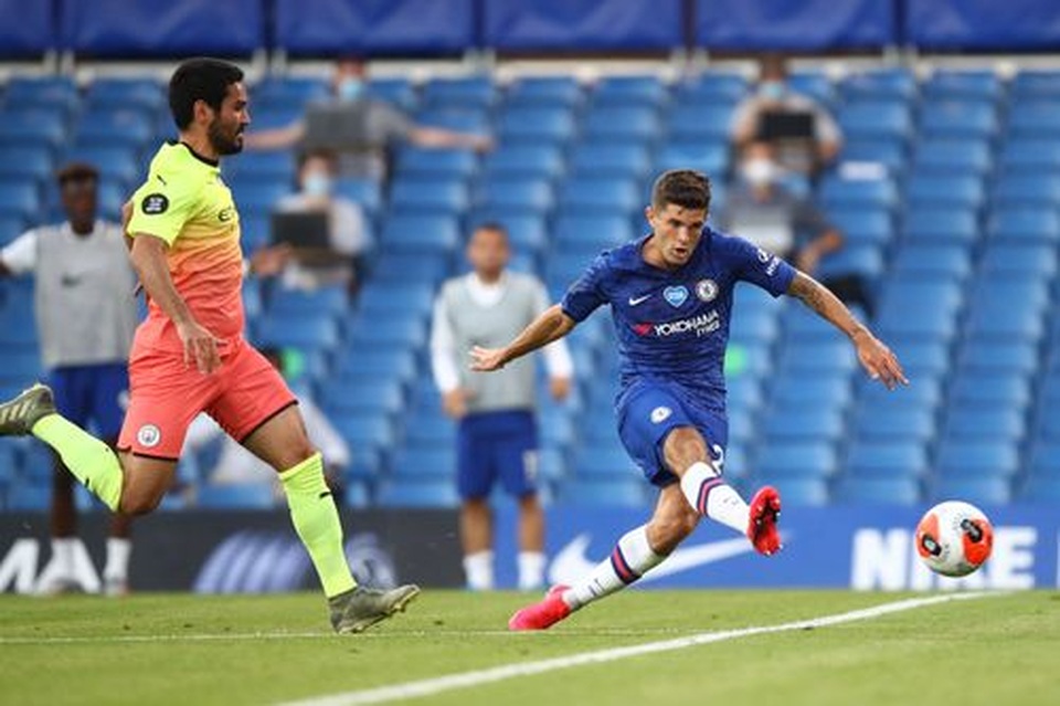 Gục ngã trước Chelsea, Man City dâng ngôi vô địch cho Liverpool - 8 Gục ngã trước Chelsea, Man City dâng ngôi vô địch cho Liverpool - 8