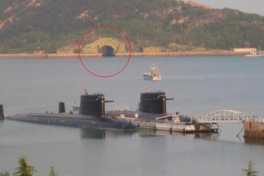Tàu ngầm Trung Quốc nằm phục dưới lòng Biển Đông