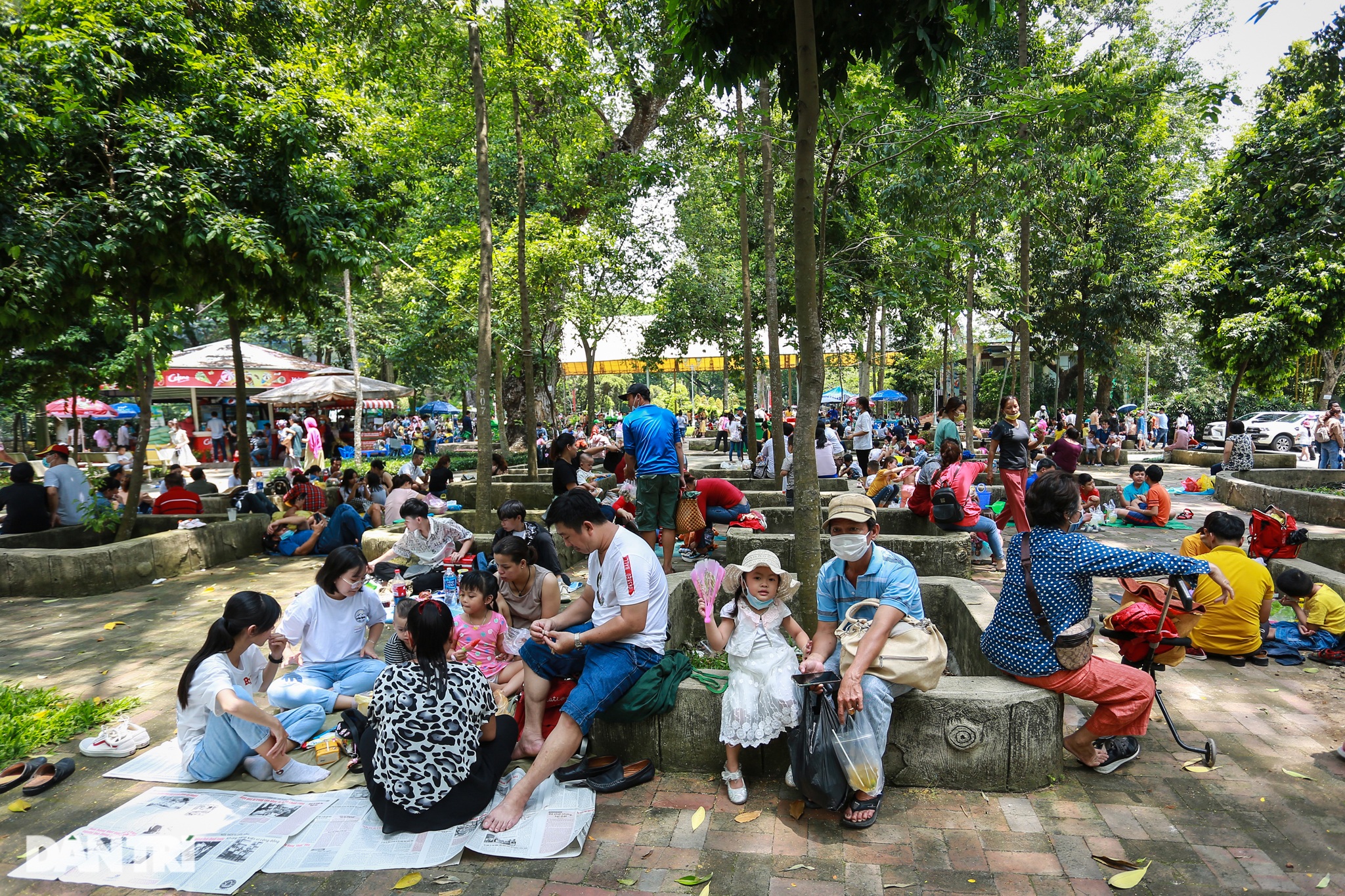 Dựng lều trại trong công viên để vừa được vui chơi vừa cách ly với đám đông - 10 Dựng lều trại trong công viên để vừa được vui chơi vừa cách ly với đám đông - 10