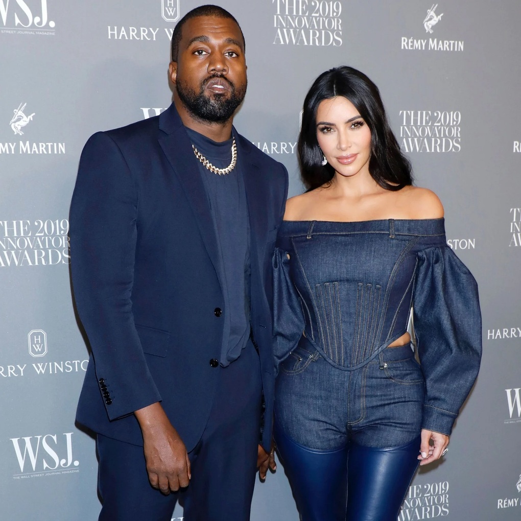 Rapper Kanye West gây phẫn nộ vì đặt tiệc sushi bày trên cơ thể người mẫu - 3 Rapper Kanye West gây phẫn nộ vì đặt tiệc sushi bày trên cơ thể người mẫu - 3