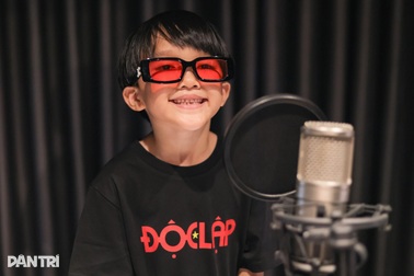 "Em bé chất" Xệ Xệ: Rapper nhí gây sốt mạng xã hội, thích nhạc truyền thống