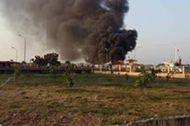 Bộ trưởng Công an đến hiện trường vụ cháy tàu xăng dầu ở cảng Đình Vũ