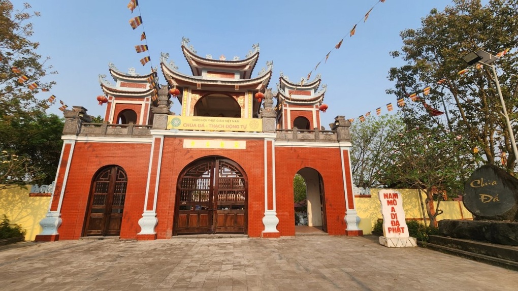 Am tháp cổ tại ngôi chùa hơn 600 tuổi biến thành... ruộng ngô - 4 Am tháp cổ tại ngôi chùa hơn 600 tuổi biến thành... ruộng ngô - 4