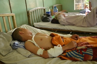 Thanh niên vô cớ bị chém 6 nhát vào người